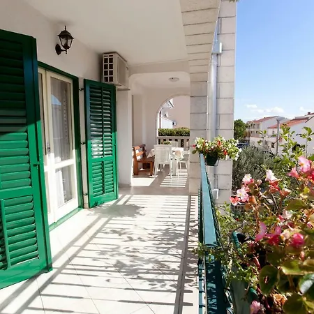 Ruza Apartmán *